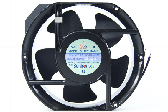 <b>搭配不同的電器功能需求，三巨電機散熱風扇提供高效解決方案</b>